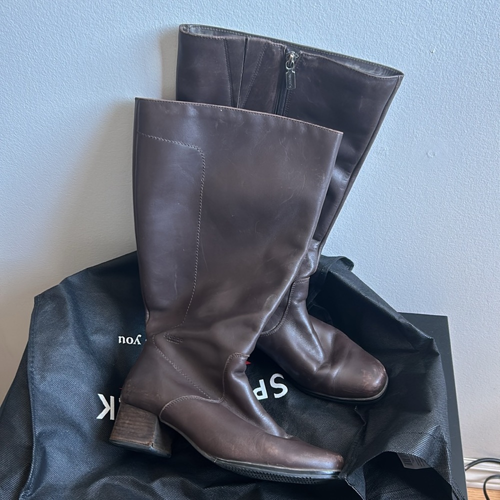 Blondo Brown Heeled Boots